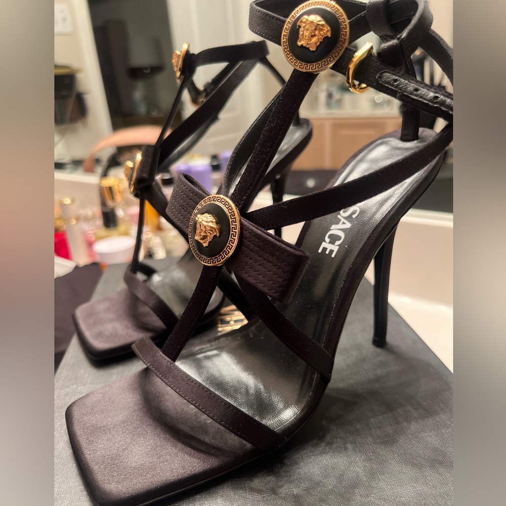 VERSACE GIANNI RIBBON SATIN SANDALS 110 MM. SIZE 9